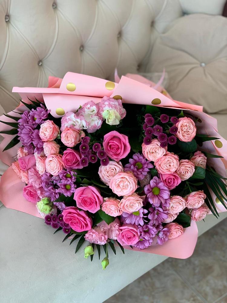 Букет цветов из: Хризантемы, Розы и Лизиантусы в Уинское