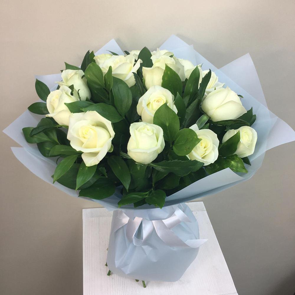 Букет 15 Белых роз Проуд в Уинское