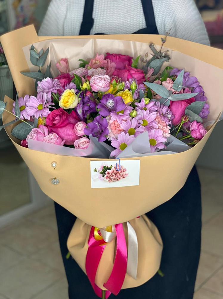 Букет цветов из: Хризантемы, Гвоздики и Альстромерии в Уинское