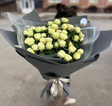 Букет Белые кустовые розы Солинеро в Уинское