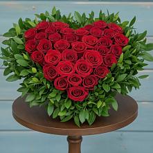 Цветочная композиция из Розы в виде сердца в Уинское