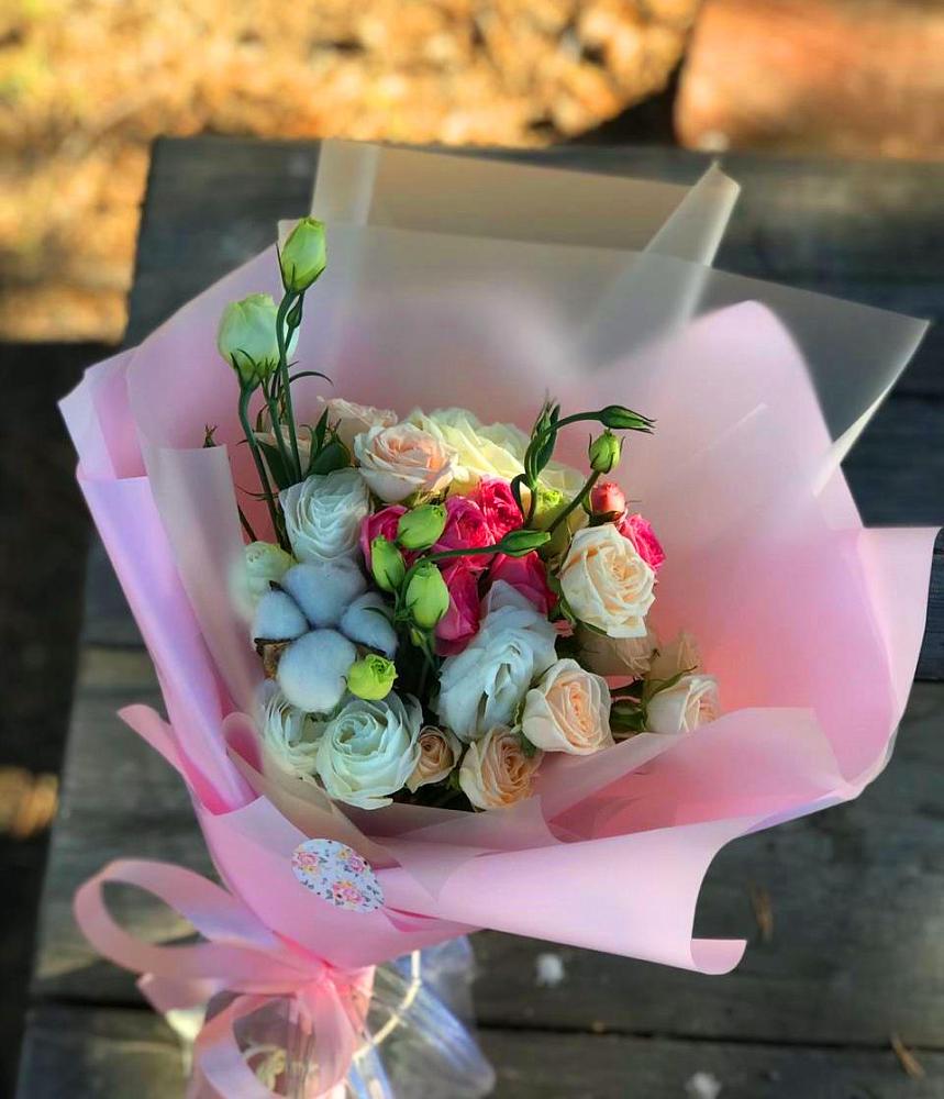 Букет цветов из: Розы и Лизиантусы в Уинское