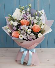 Букет цветов из:  Лизиантусы, Розы, Альстромерии и Гипсофила в Уинское