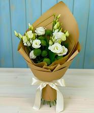 Букет цветов из:  Хризантемы и Лизиантусы в Уинское