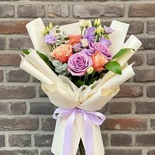 Букет цветов из:  Лизиантусы и Розы в Уинское