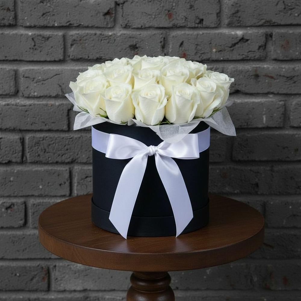 Цветочная композиция из Розы в шляпной коробке в Уинское