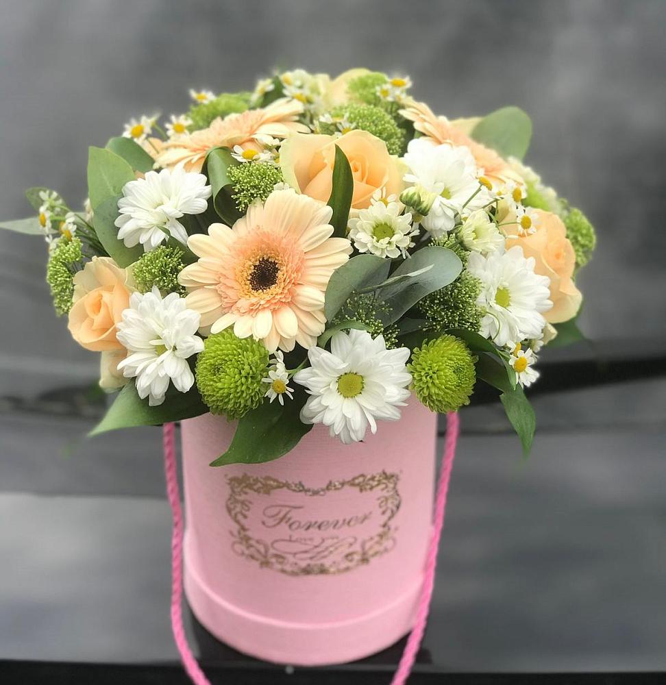 Цветочная композиция из Розы, Герберы и Хризантемы в шляпной коробке в Уинское