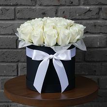 Цветочная композиция из Розы в шляпной коробке в Уинское